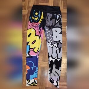 Womens work out leggings Comic POP ART leggings sz M - not CVG leggings -